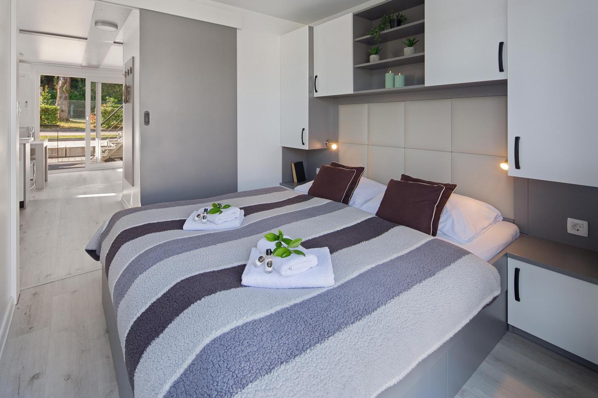 Ferienwohnung Floating Sea House Shark 3 Portorož Exterior foto